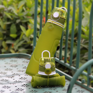 Factory wholesale foldable portable silicone water bottle, BPA-free, portable and eco-friendly.
